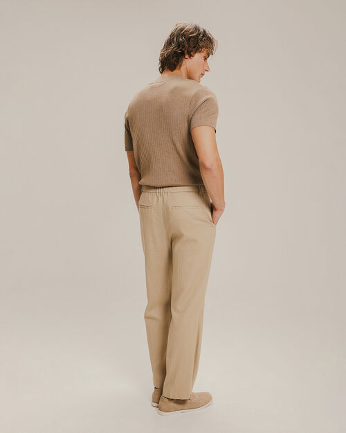 Pantalón Café Fit Straight